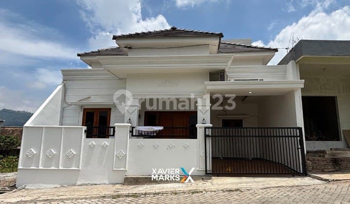Cepat Rumah Baru Semi Furnish di Punten Batu