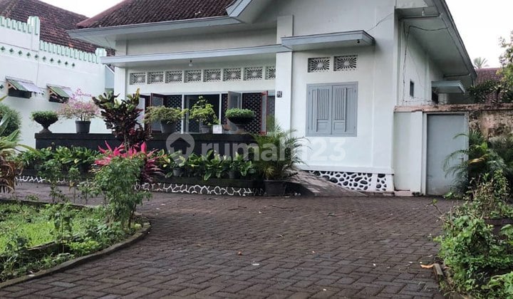 Rumah Klasik Terawat Siap Huni di Jl Diponegoro Gondanglegi Malang