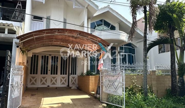 Rumah Terawat High Ceiling di Pondok Blimbing Indah Malang