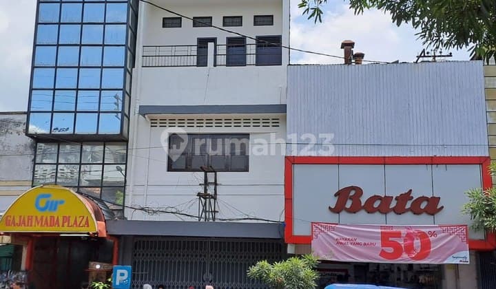 Ruko Pusat Perdagangan di Area Pasar Besar Malang