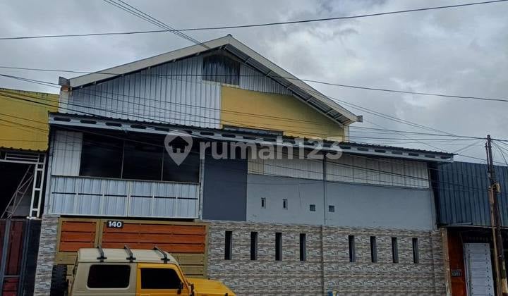 Gudang Strategis Siap Pakai di Danau Maninjau Malang