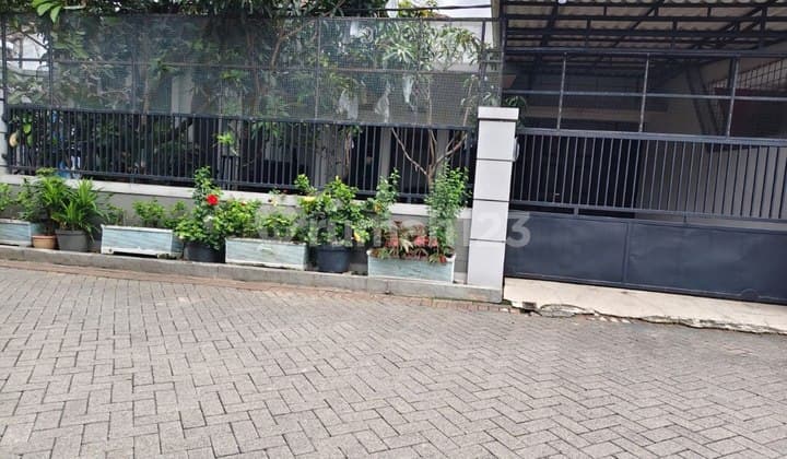 Rumah Minimalis Dekat Pusat Kota di Simpang Borobudur Malang