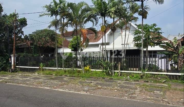 Rumah Pusat Kota Super Nyaman di Klojen Malang