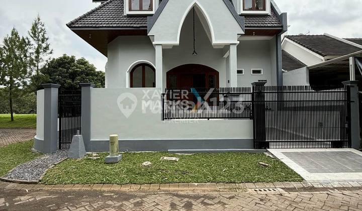 Rumah Klasik Mewah Posisi Hook di Araya Golf Malang