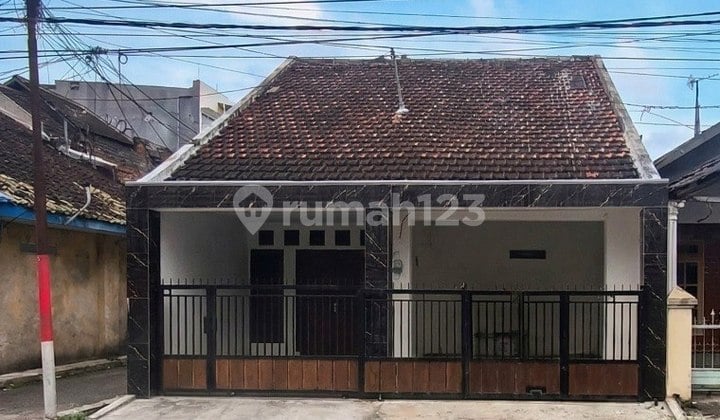 Rumah Full Renovasi Siap Huni di Jl Teluk-Teluk Malang