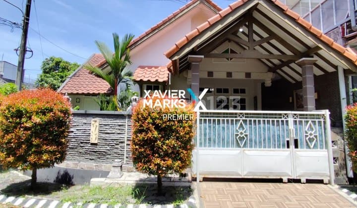 Rumah Hook Kawasan Eksklusif di Griyashanta Malang