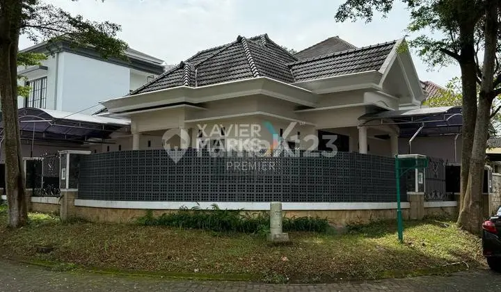 Hook House in Elite Area at Araya Golf Malang