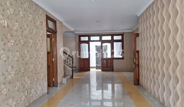 2-Story House + Attic Rawamangun Ready to Occupy Good SHM East Jakarta