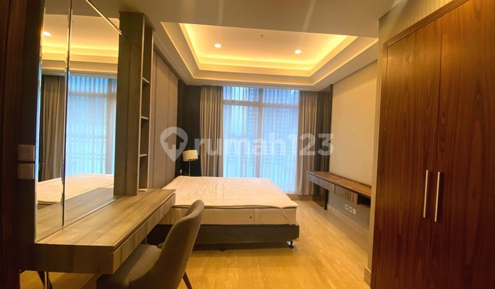 Apartemen dengan Private Lift 2 Kamar Tidur Furnished Mewa South Hill Kuningan Jakarta Selatan