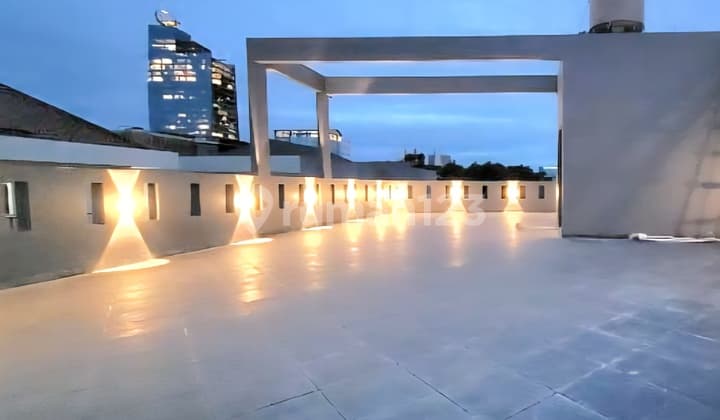 Rumah Mewah Bagus Shm Berkolam Renang Di Jakarta Pusat