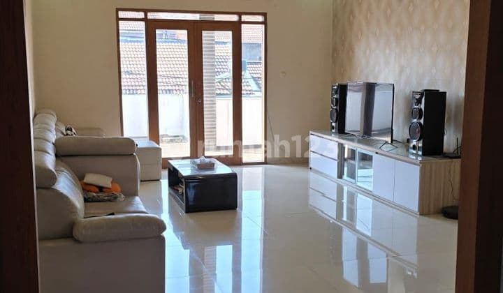 For Quick Sale: Well-Maintained Minimalist House In Taman Kopo Indah