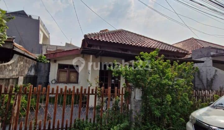 Di Jual Rumah Hitung Tanah di Menteng Jakarta Pusat