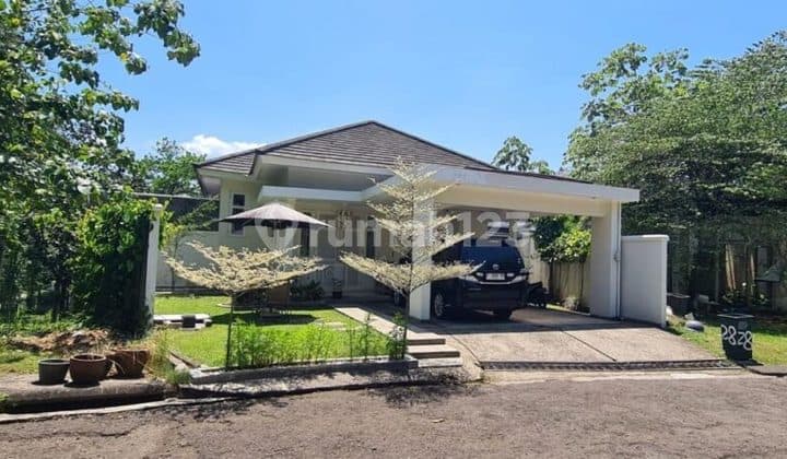 Rumah Dengan Fasilitas Kolam Renang Di Bukit Golf Sentul City Bogor