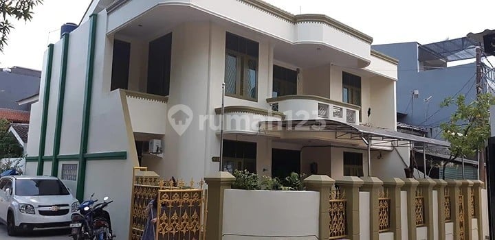 Quick Sale 2-Story House in Kelapa Gading, North Jakarta