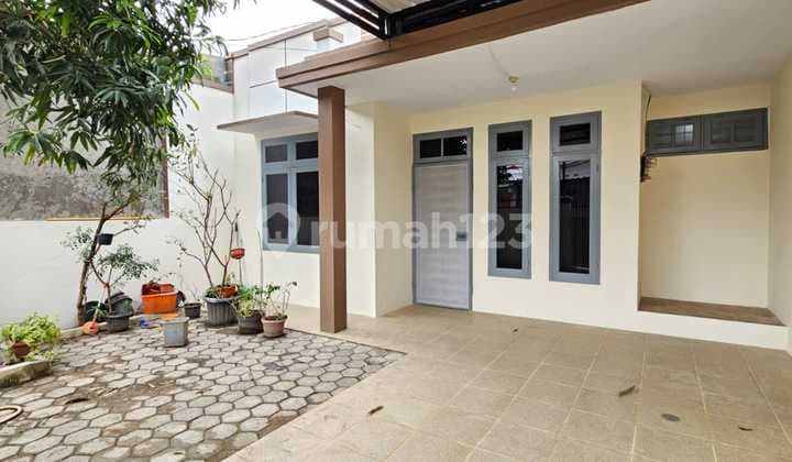 Nice Comfortable Tidy House for Rent in Harapan Indah 1 Bekasi