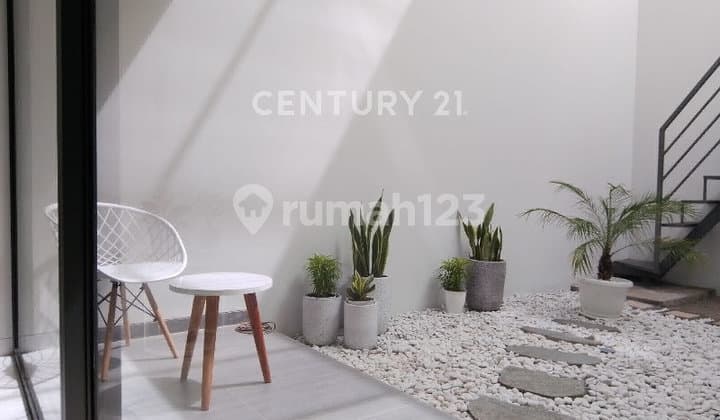 Rumah Baru Minimalis 2 Lantai Mekarwangi