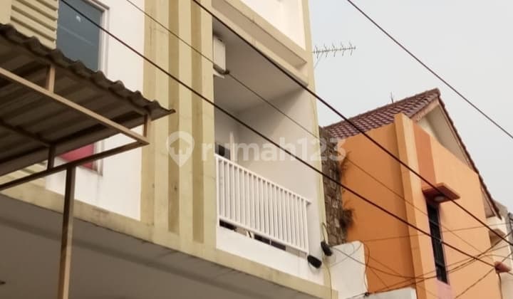 Tanjung Duren House Street 2 Cars