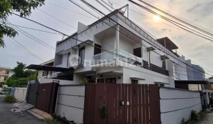 Rumah Green Ville Hoek Jalan 2 Mobil