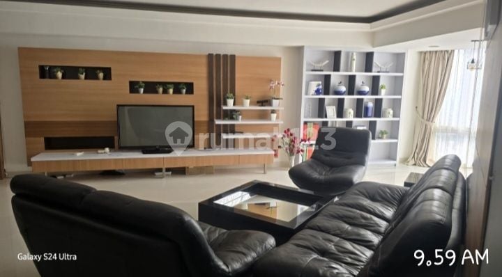 Condominium Taman Anggrek 3 Kamar Tidur Bagus