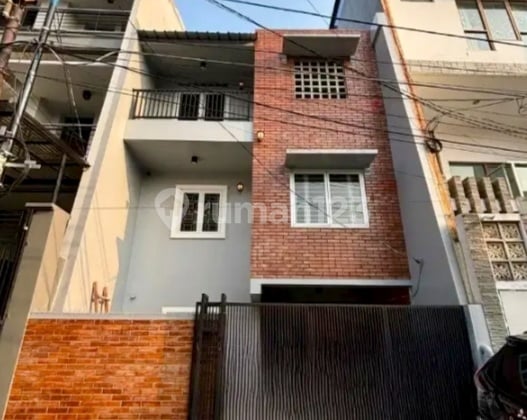 Rumah Bagus Tanjung Duren Jalan 2 Mobil