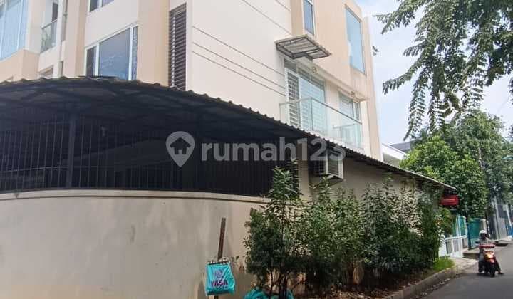 Rumah Duri Kepa Hoek Jalan 3 Mobil