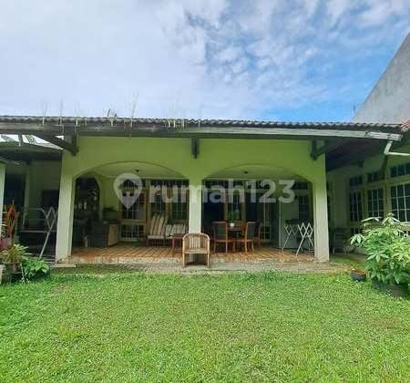 Rumah Hitung Tanah di komplek Cinere Estate.