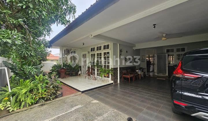 Rumah Luas Komplek Cinere Dekat Pintu Tol Brigif