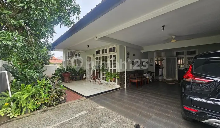 Rumah Hook Cantik Halaman Luas Komplek Mega Cinere Wajib Disurvey