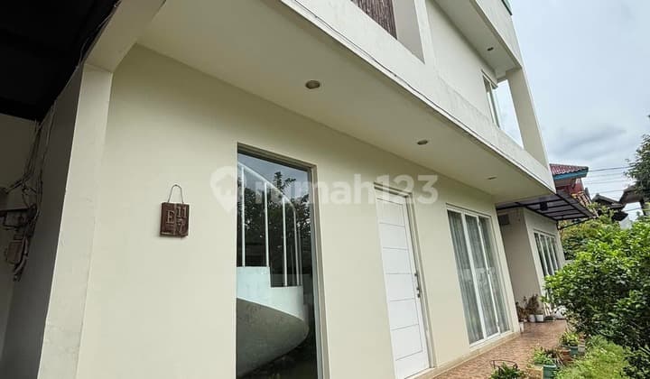 Rumah Siap Huni dengan Paviliun Villa Melati Bsd Segera survey