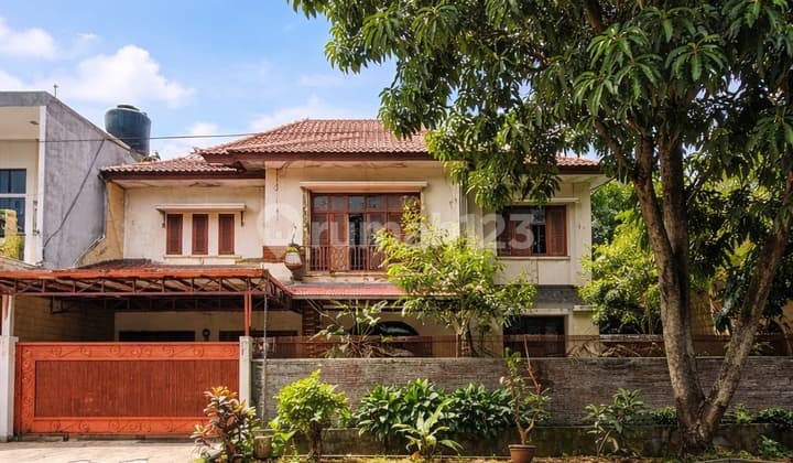 Rumah 2 Lantai SHM di Cinere, Depok