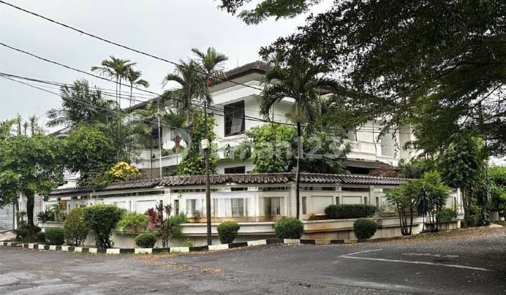 Rumah Mewah di Jantung Bukit Cinere Indah - Jalan Utama Komplek