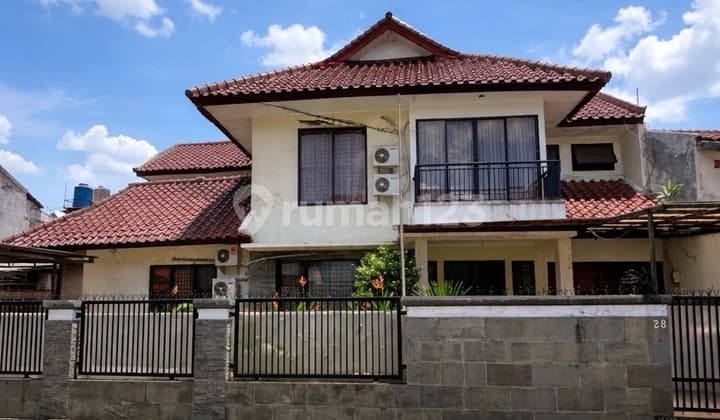 Umah Luas, Nyaman, dan Lokasi Strategis di Cinere Terdepan