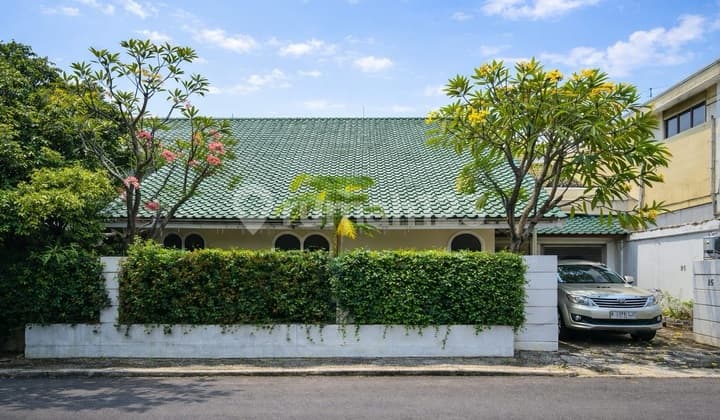 Rumah di Mampang Prapatan, Jakarta Selatan Lokasi Sangat Strategis Selangkah ke Kuningan