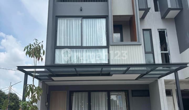 Brand New Cluster, Rumah Mewah & Modern di Jaksel, Lokasi Strategis! K