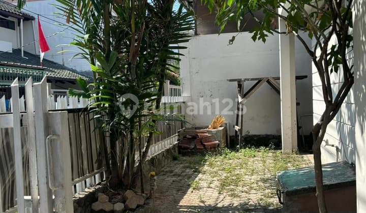 Land Calculation House Location Kebayoran Baru near MRT Station