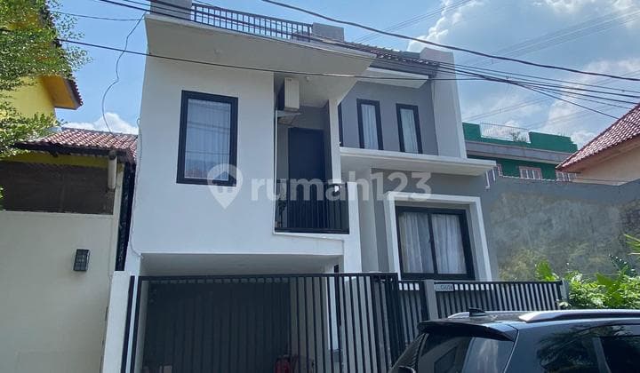 Rumah Renovasi Komplek Cinere Dekat Pintu Tol Krukut