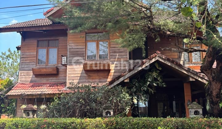 Rumah Cantik Nuansa Kayu Ala Villa Mega Cinere Nego Sampai Deal