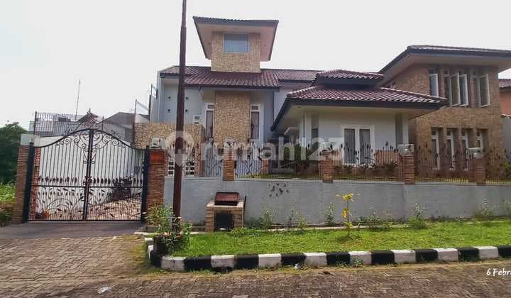 Beautiful 2-Story House in Villa Cinere Mas