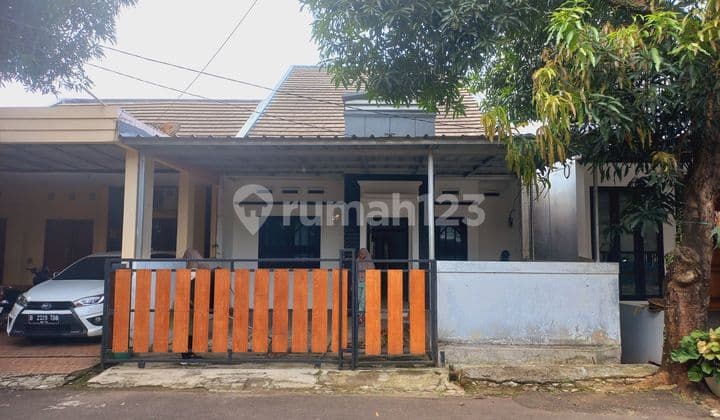 Rumah Asri dan nyaman siap Huni di komplek perumahan Permata Depok Regency 2 lt.