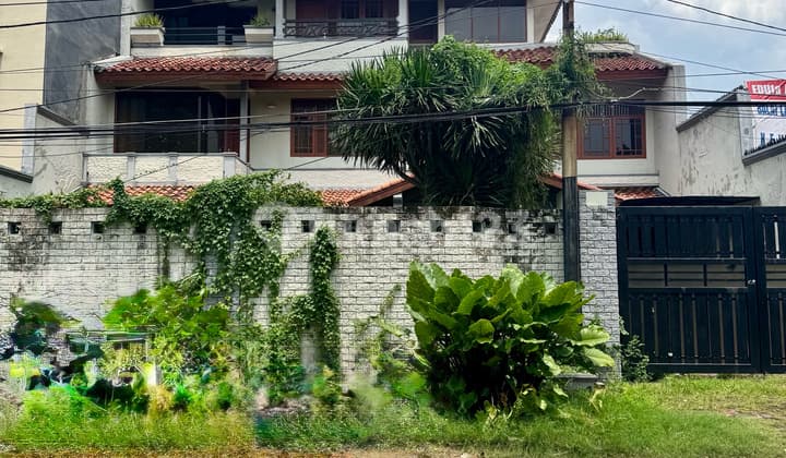 Jl Serayu One Step to Raya Darmo, Surabaya City Center