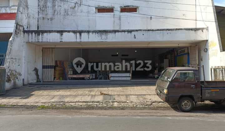 For Sale: Commercial Space on H OS Cokroaminoto Street, Lumajang, 1240 m² with SHM