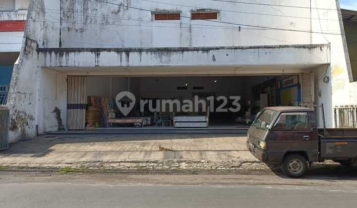 For Sale: Commercial Space on H OS Cokroaminoto Street, Lumajang, 1240 m² with SHM