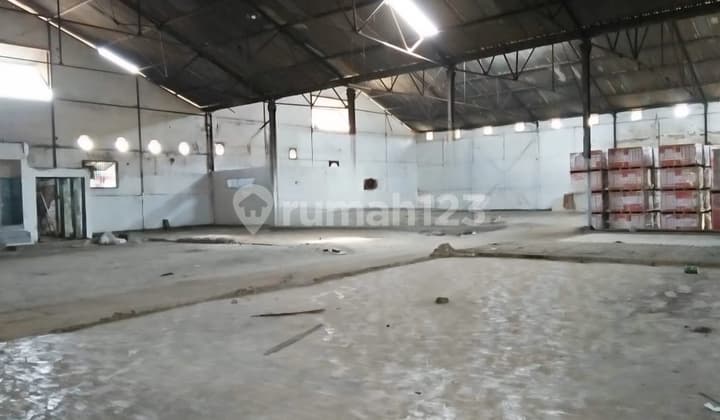 Gudang Bekas Pabrik Pesapen Kali Surabaya