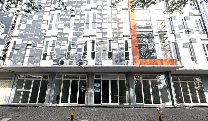 Frontage Link A Yani Depan Polda Jatim