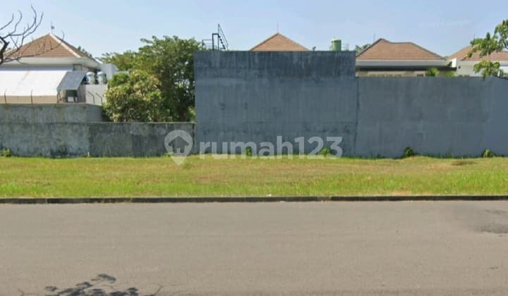 Jalan Boulevard Long Beach Pakuwon City Kenjeran