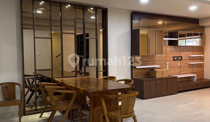 Dijual Cepat Rumah 2 Lantai di Serenade Lake Gading Serpong, Tangerang