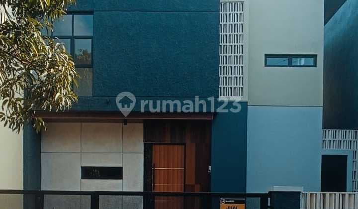 Dijual Cepat Rumah Baru di Kencana Loka BSD, Tangerang Selatan