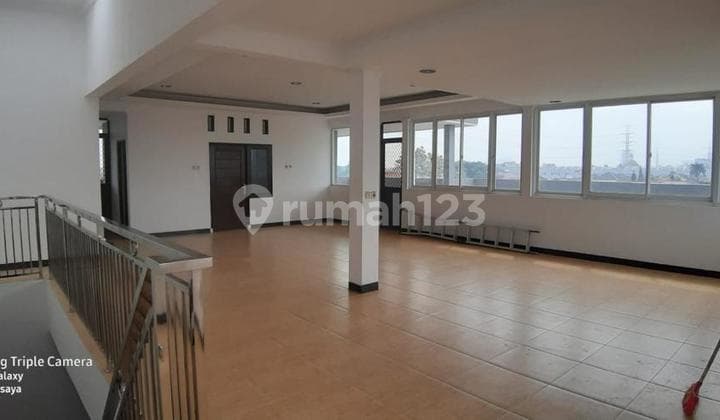 Disewa Rumah Hook 3 Lantai di Sektor 7C Gading Serpong, Tangerang