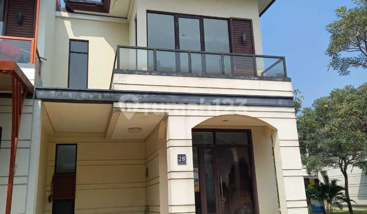 Rumah Hook 2 Lantai di Cluster Allura Lavon, Tangerang