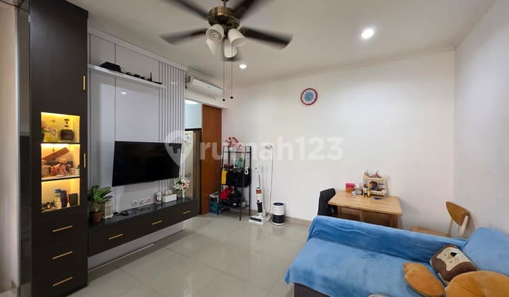 Dijual Cepat Rumah Rapi Semi Furnished di Samara Village Gading Serpong, Tangerang